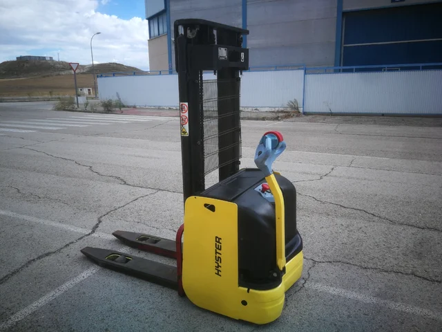 Apilador eléctrico Hyster