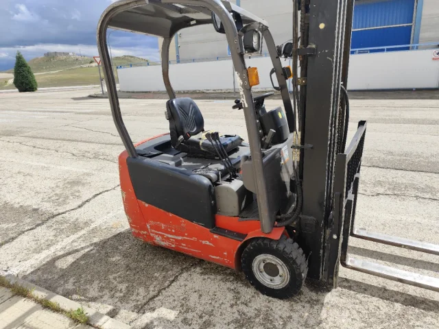 Carretilla elevadora eléctrica Manitou