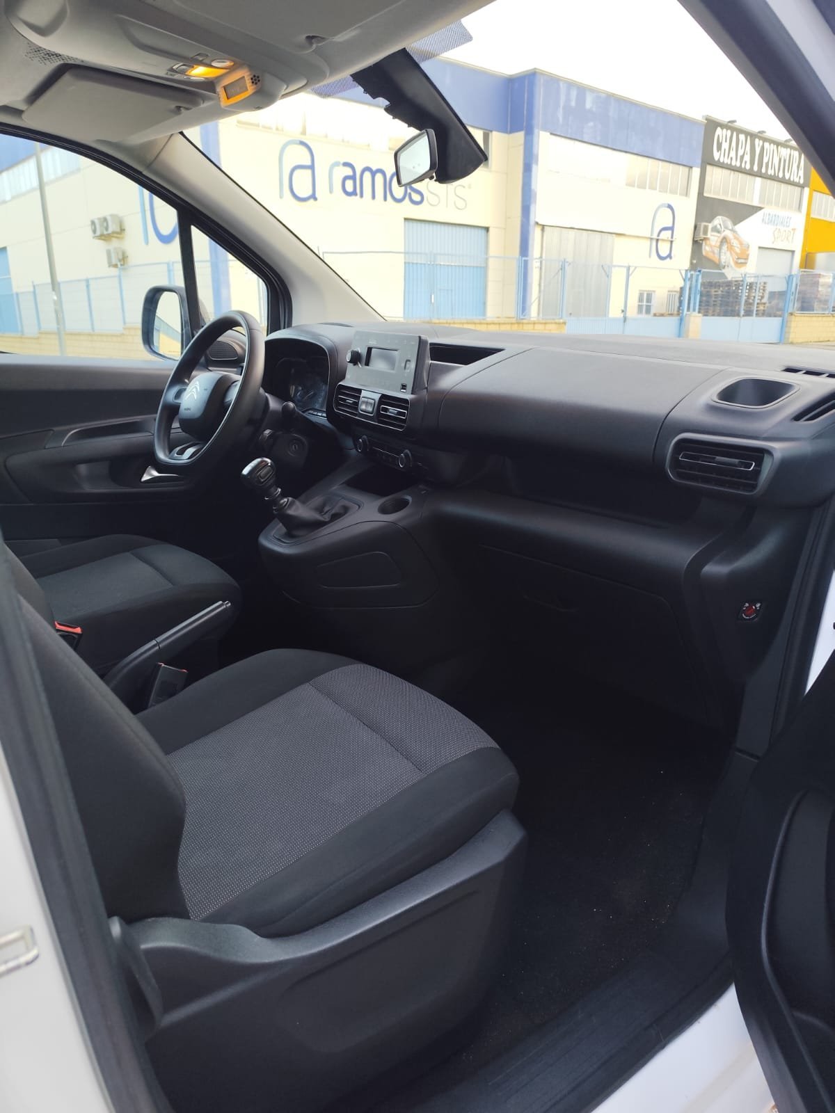 Berlingo 2021 133 mil km - Imagen 7