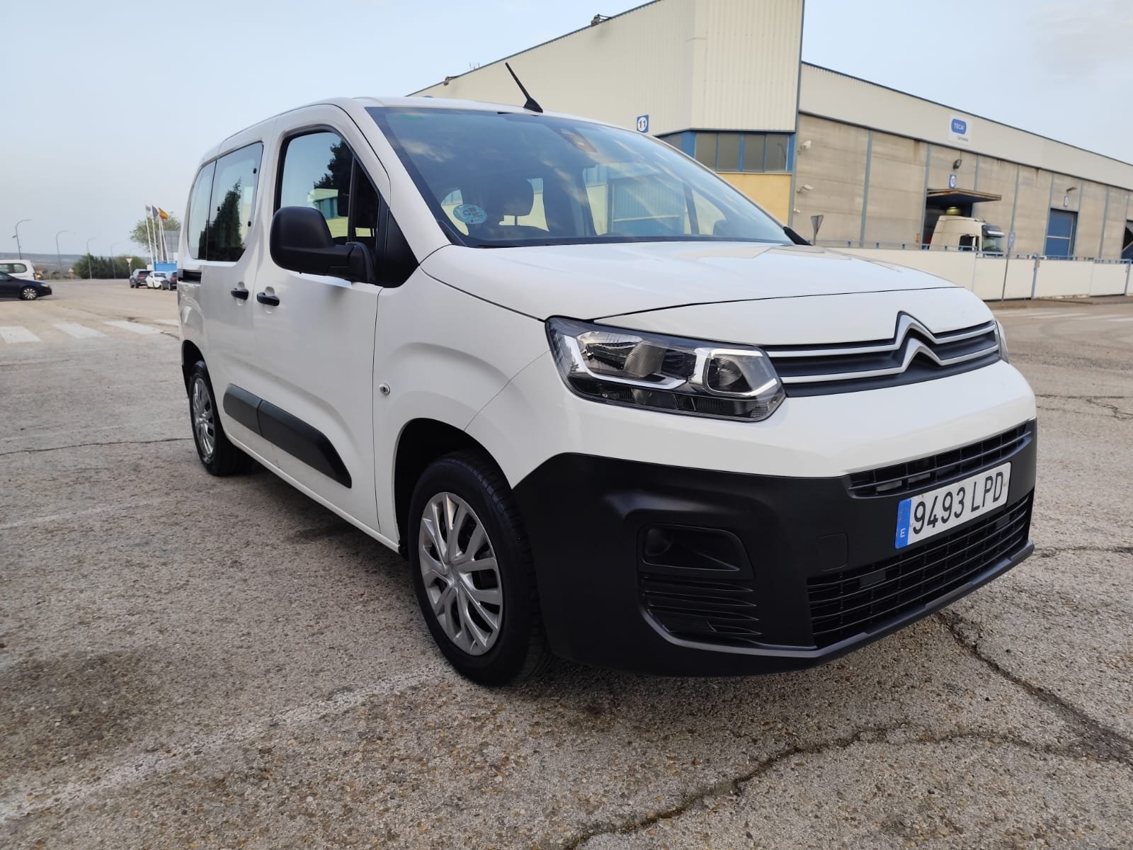 Berlingo 2021 133 mil km - Imagen 5