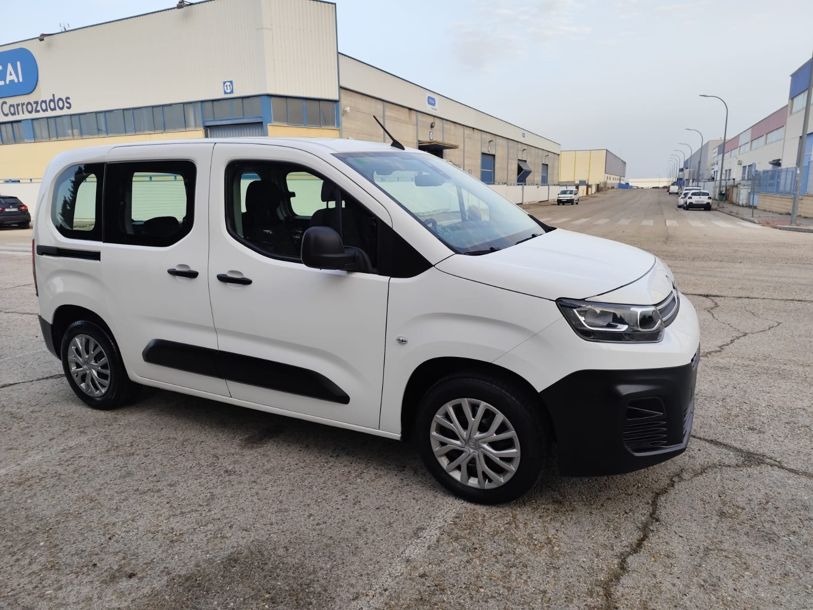 Berlingo 2021 133 mil km - Imagen 12